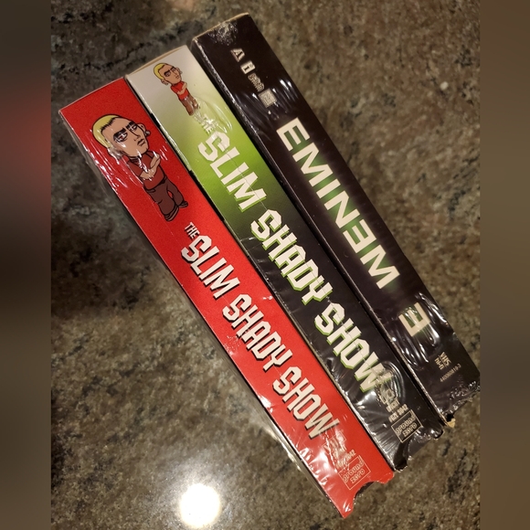 Eminem & Slim Shady Show VHS bundle - Picture 6 of 13